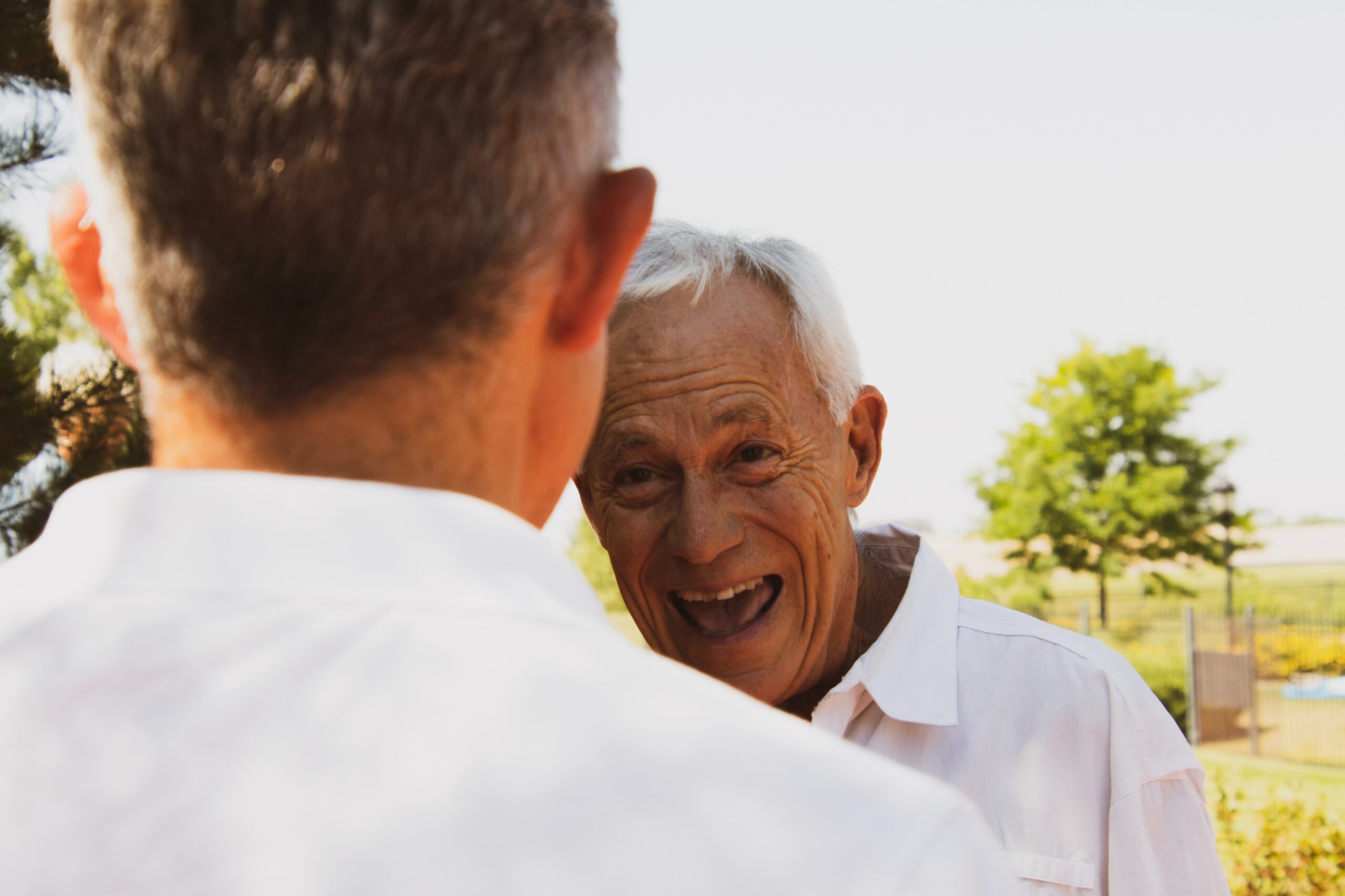 Proteggere gli anziani dalle truffe: strategie efficaci per prevenire le frodi più diffuse